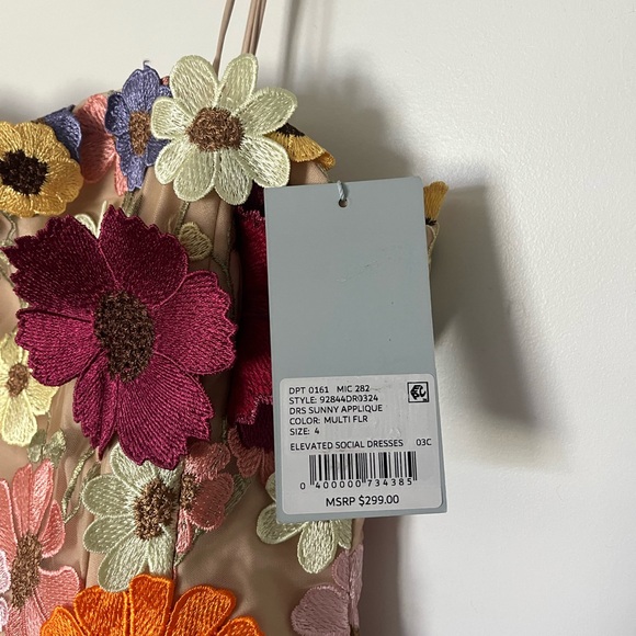 Dillards Floral Mini Dress!!!💐💐 - Picture 3 of 5